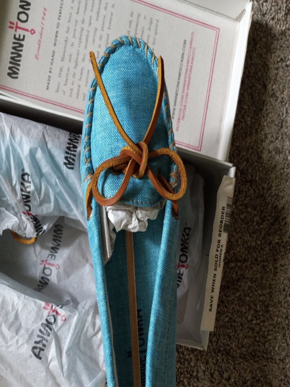 Minnetonka Women's Canvas Moc Turquoise 6.5 NEW